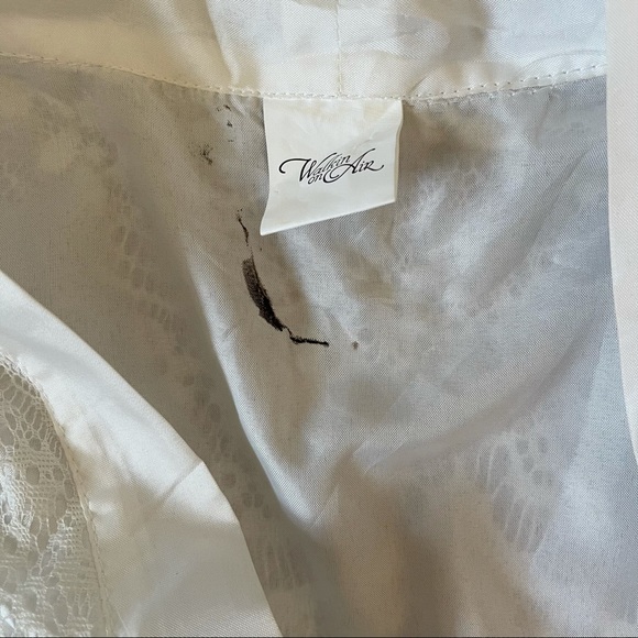 Walkin on Air Lace & Satin Bridal Robe - Picture 8 of 8